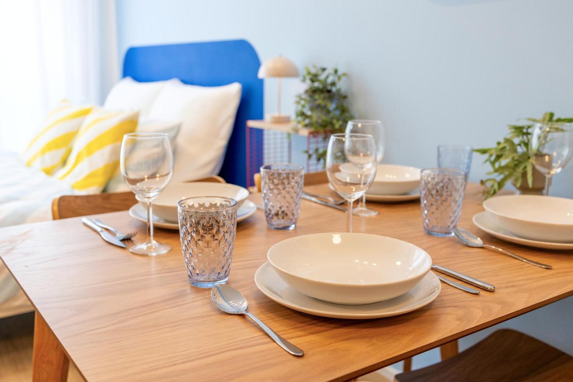 Apartament Colorful - Balcony, Free Parking, By Gravity Praga