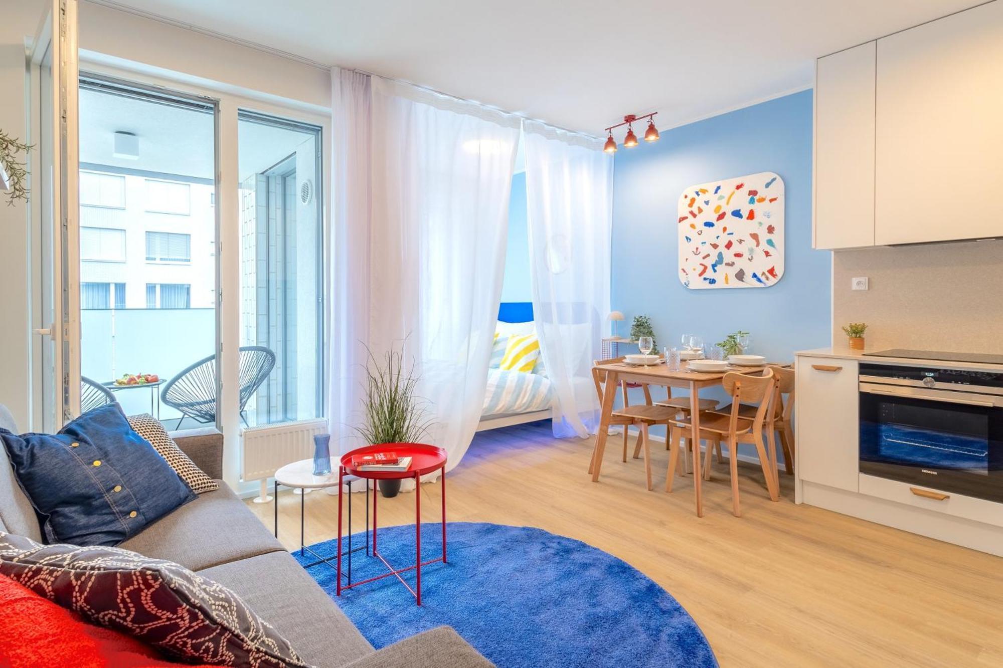 Apartament Colorful - Balcony, Free Parking, By Gravity Praga
