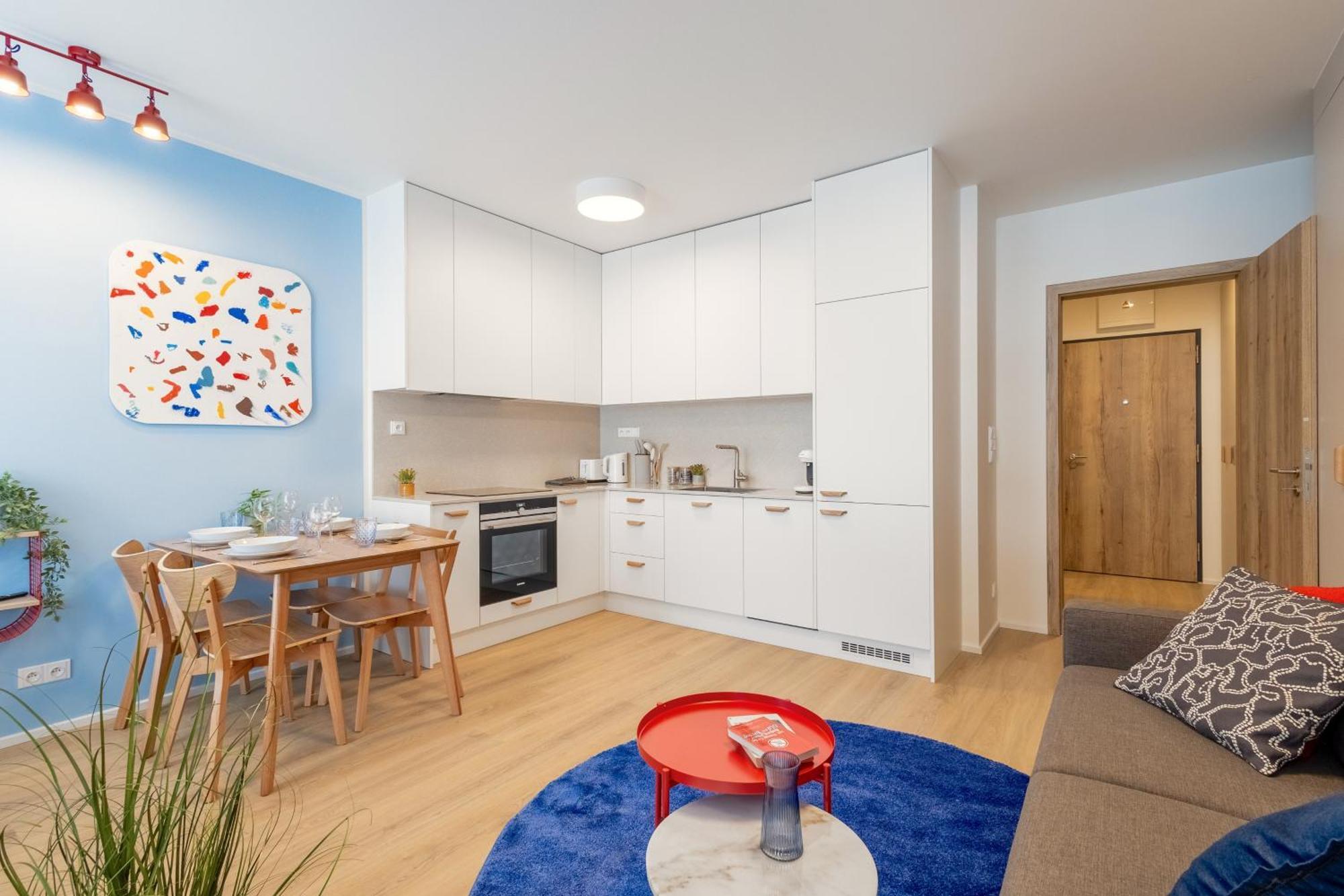 Apartament Colorful - Balcony, Free Parking, By Gravity Praga
