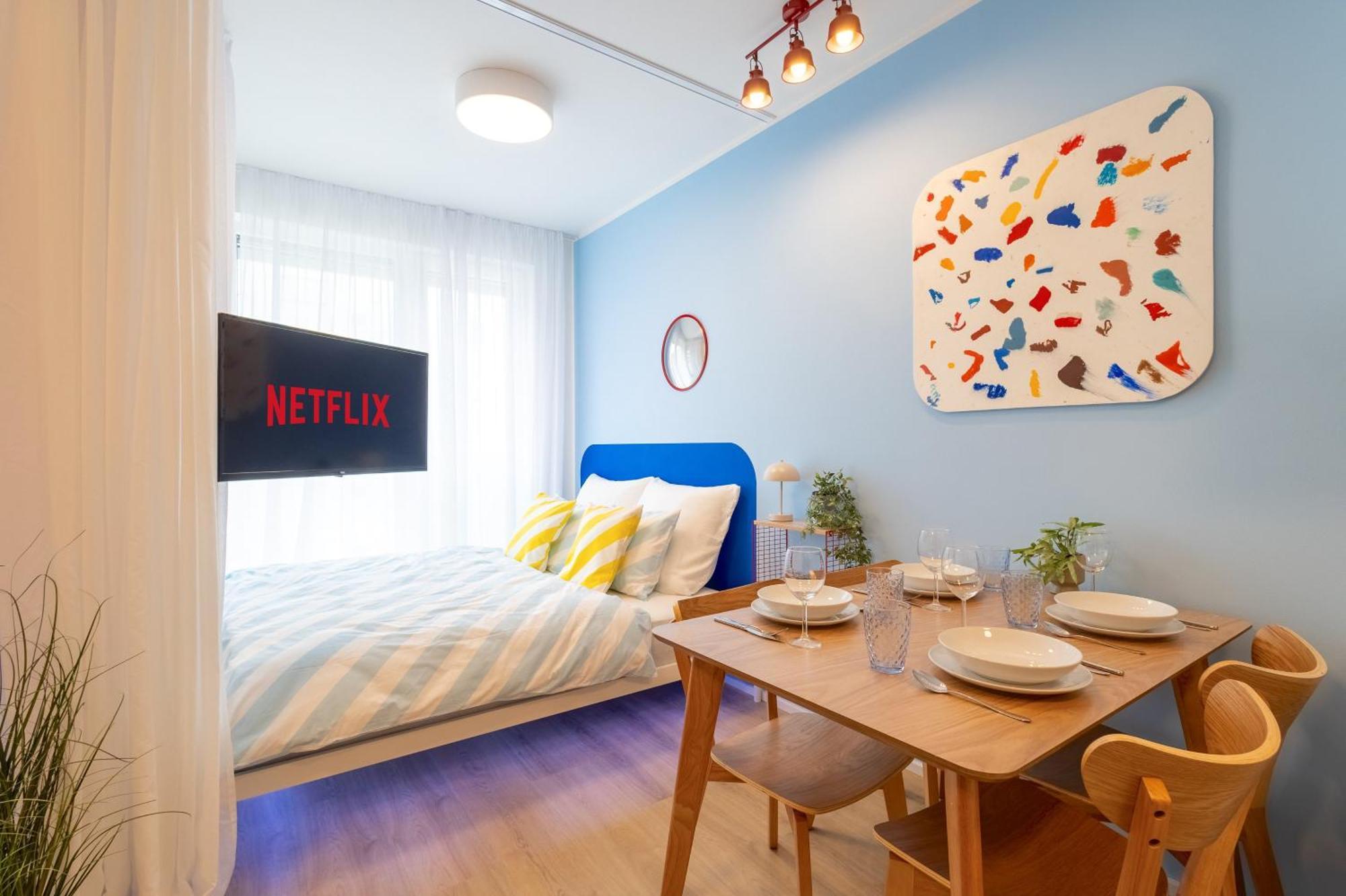 Colorful - Balcony, Free Parking, By Gravity Apartament Praga
